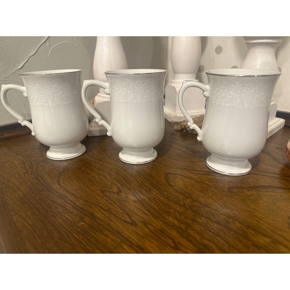 Crown Victoria Lovelace Fine China Mugs Set of 3 White Silver Japan
Replacement